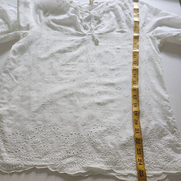 Studio West White Cotton Eyelet Top Size Medium - Picture 8 of 9